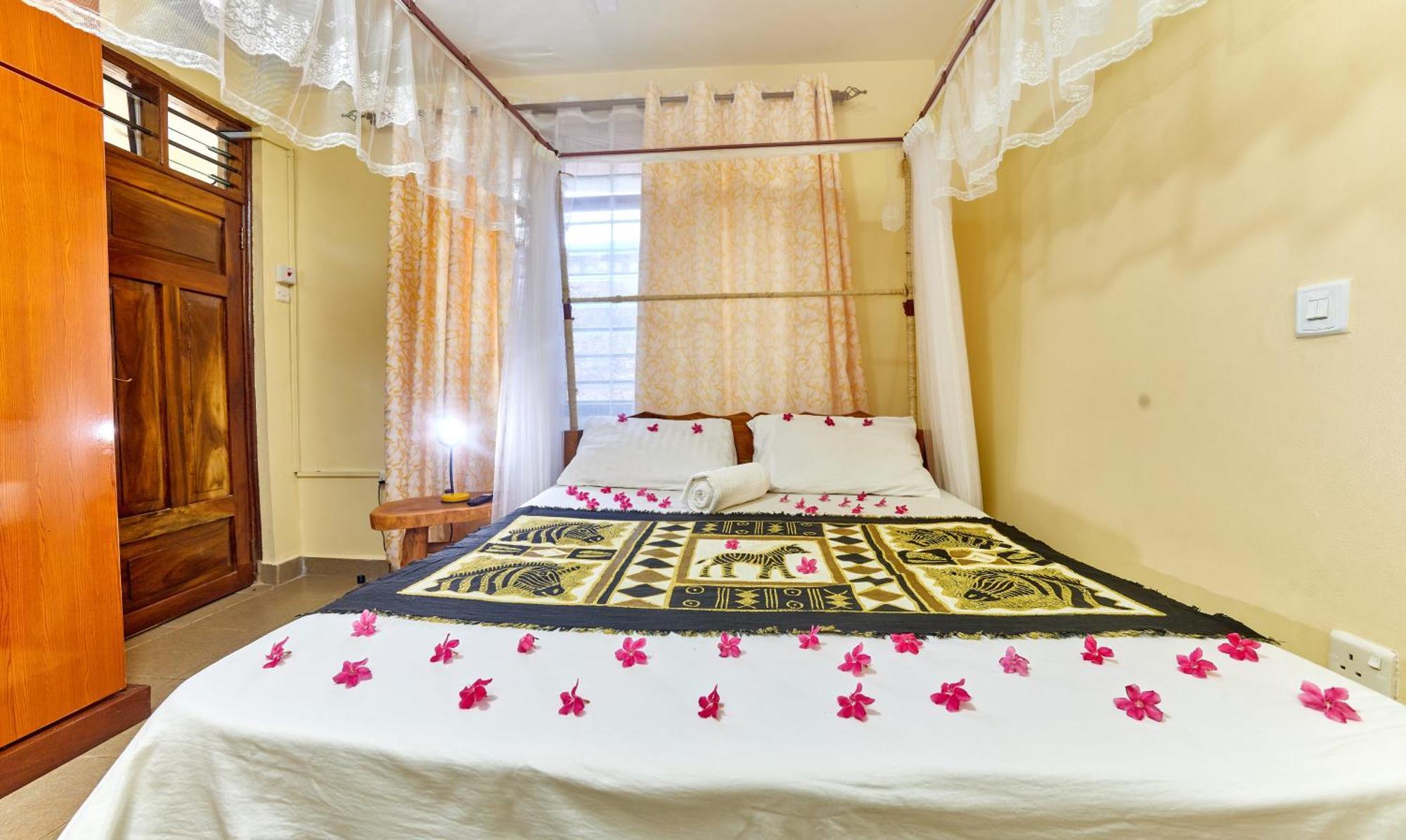 Diani Beach Gold Apartments Eksteriør bilde
