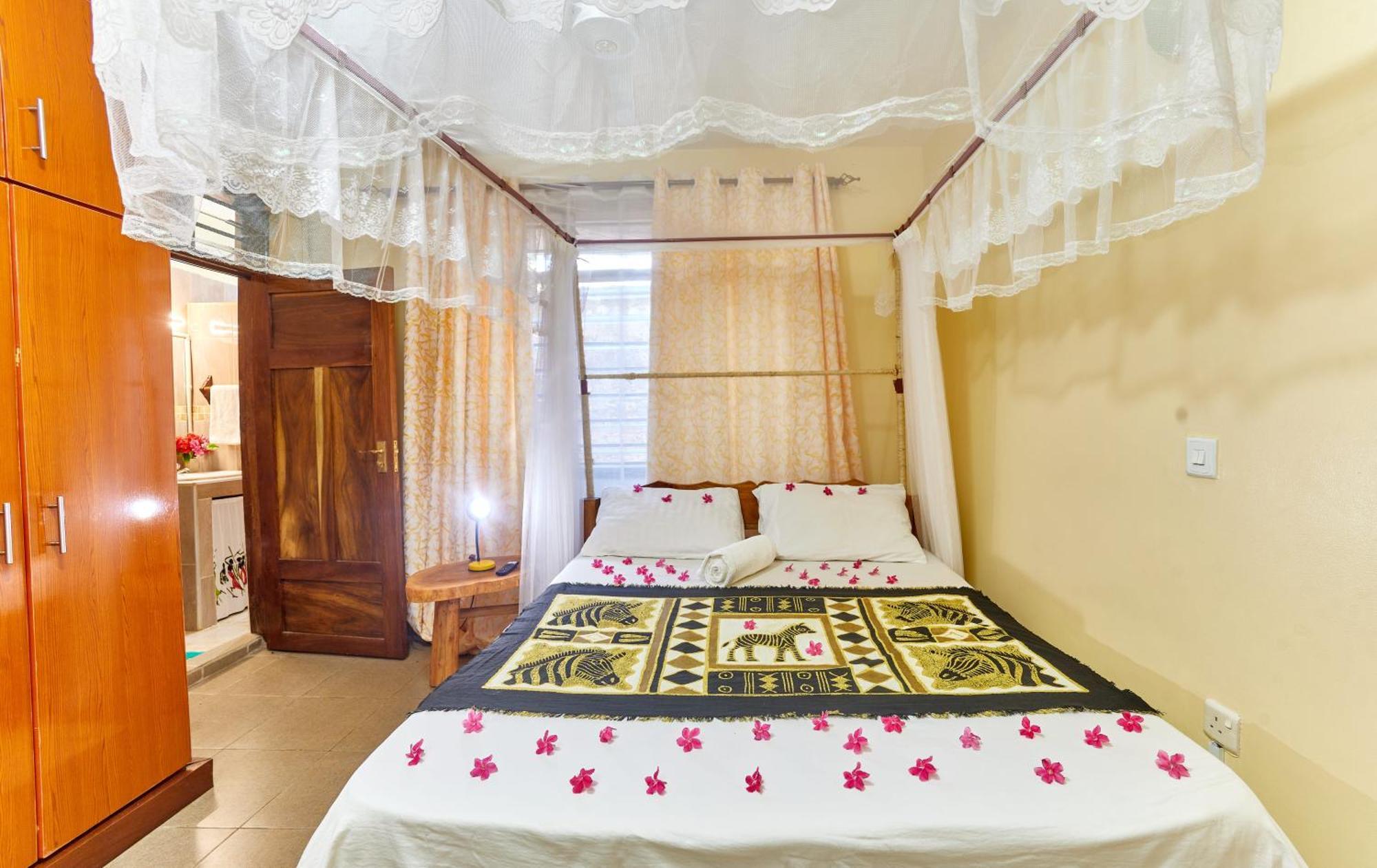 Diani Beach Gold Apartments Eksteriør bilde